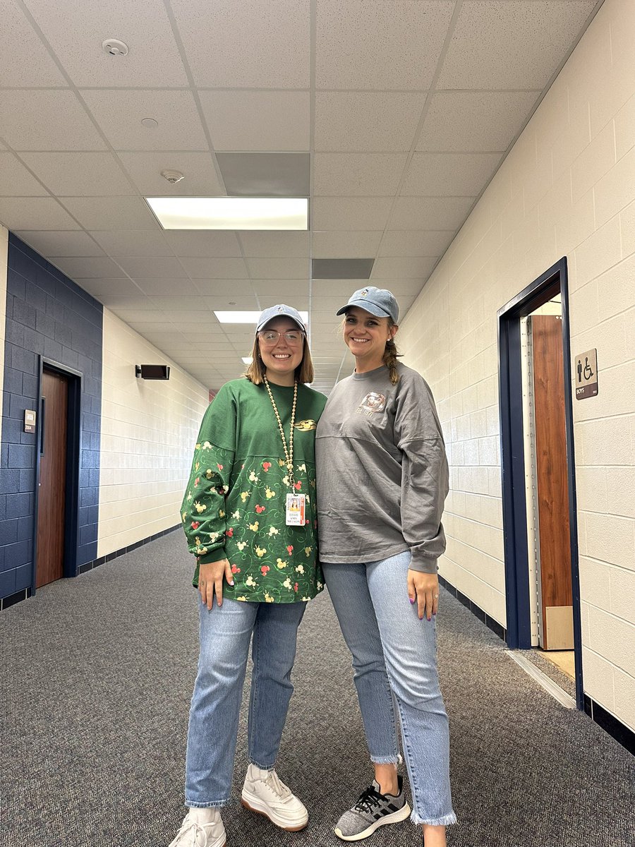 Amy Davis Nelson 📚 tweet media