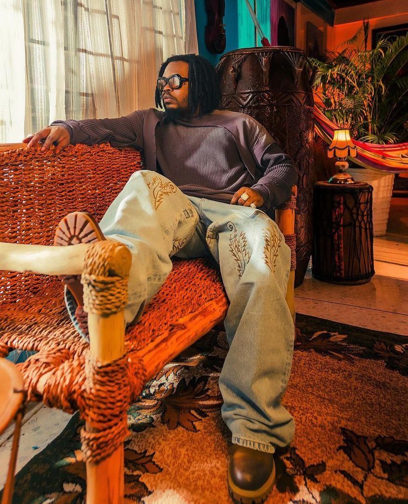 chartsafrica's tweet image. .@Olamide's "Kai!" Feat. @wizkidayo becomes his first song to hit 1M+ Spotify streams in a single day, reaching 1.32M streams...