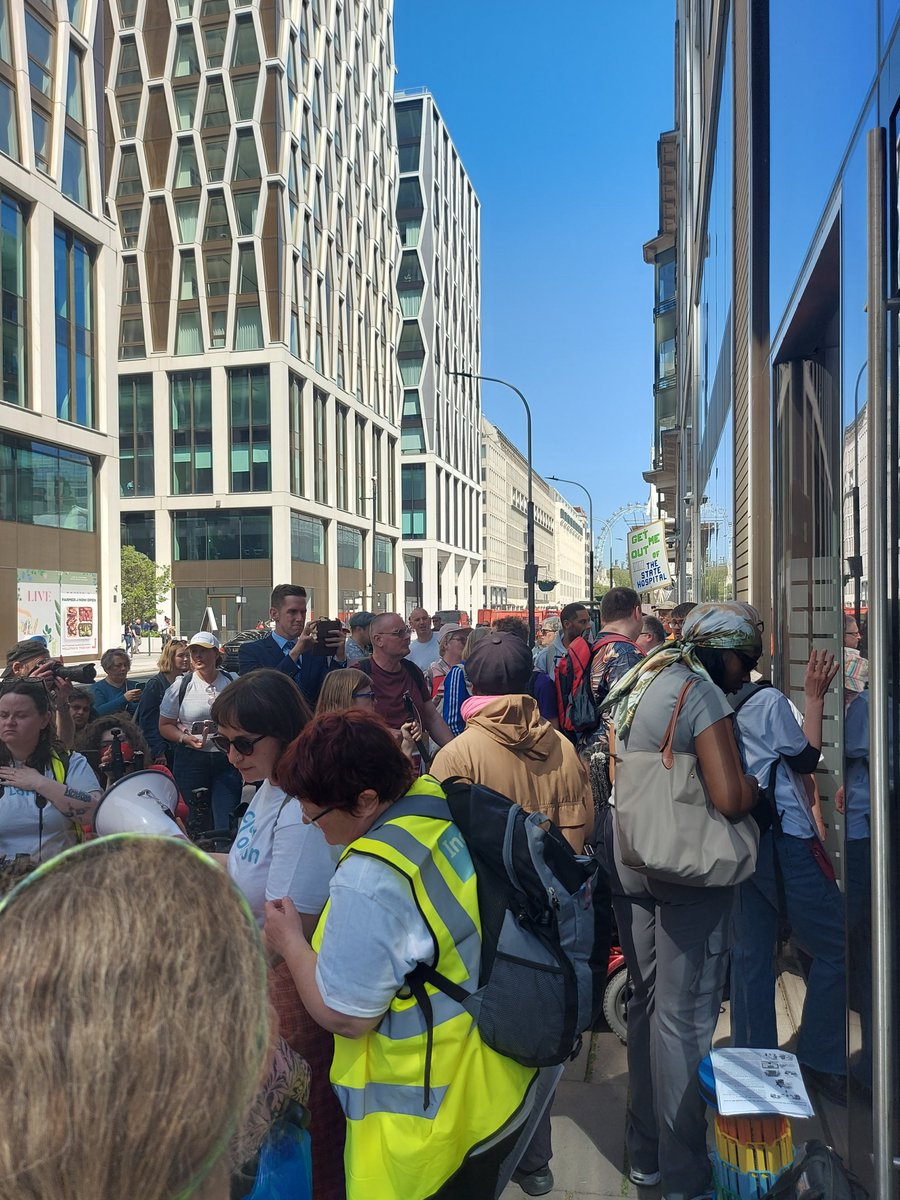 Generate tweet media