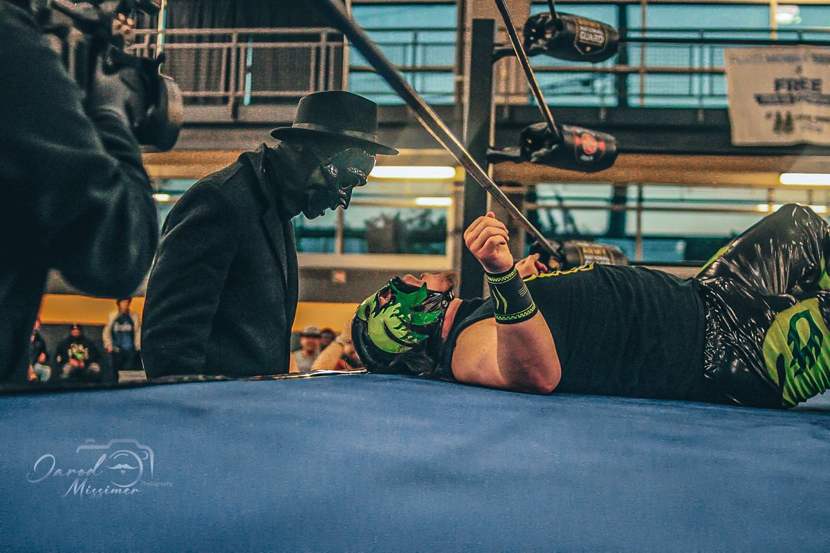 Stop fighting your inner demons, we are on the same side now.
<a href="/Smiley_Lucha/">Smiley</a> 

picture: Jarod Missimer