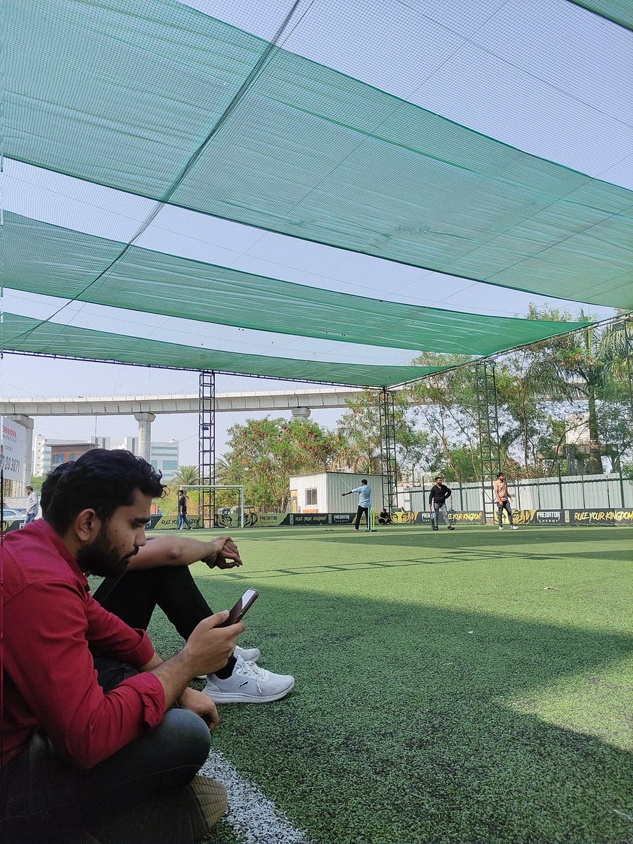 17Bhoi's tweet photo. Just some friends, a turf, and a cricket bat :- perfect day guaranteed. https://t.co/6rX10EYDWQ