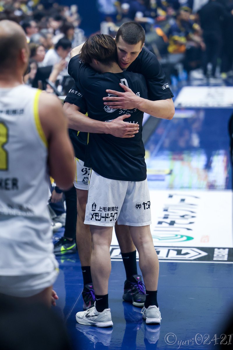 ゆうまとケーレブのハグタイムも好き🫶🏻