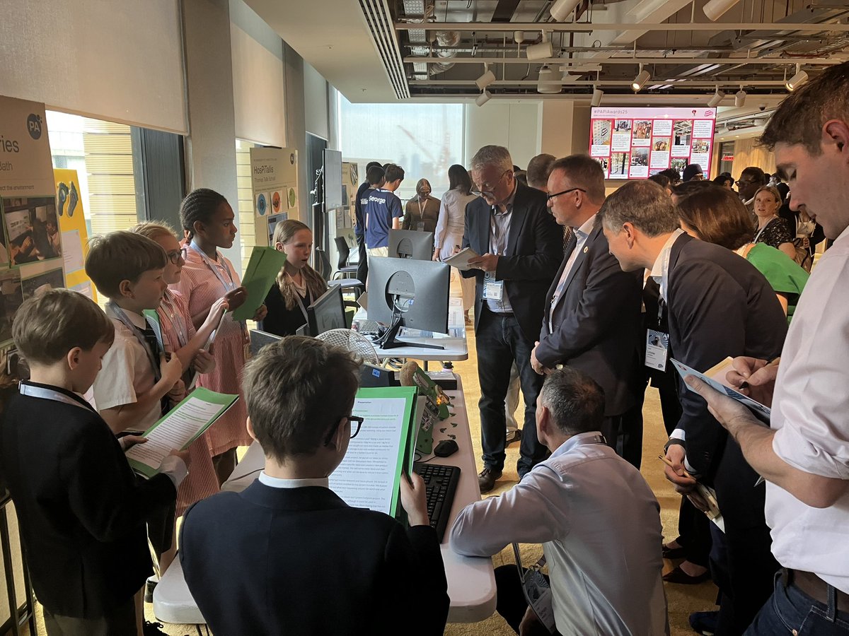 KESBathJunior's tweet image. Today's judging panel includes reps from @GoogleCloud_UK, @AstraZeneca, @bankofengland and @NHSEngland — serious industry minds hearing from our young minds! #RaspberryPiFinals #STEMstars @Google @googlecloud @PA_Consulting
#PAPiAwards25