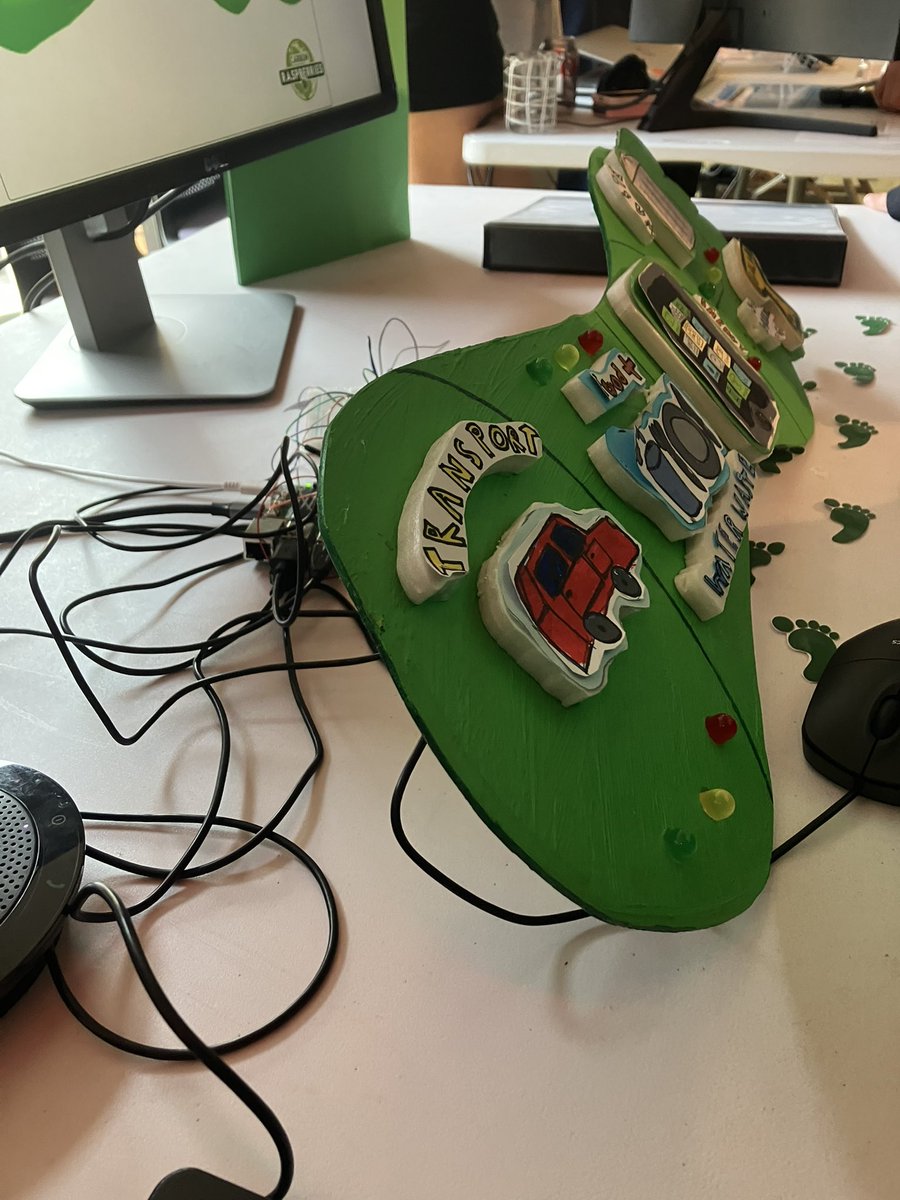 KESBathJunior's tweet image. Today's judging panel includes reps from @GoogleCloud_UK, @AstraZeneca, @bankofengland and @NHSEngland — serious industry minds hearing from our young minds! #RaspberryPiFinals #STEMstars @Google @googlecloud @PA_Consulting
#PAPiAwards25