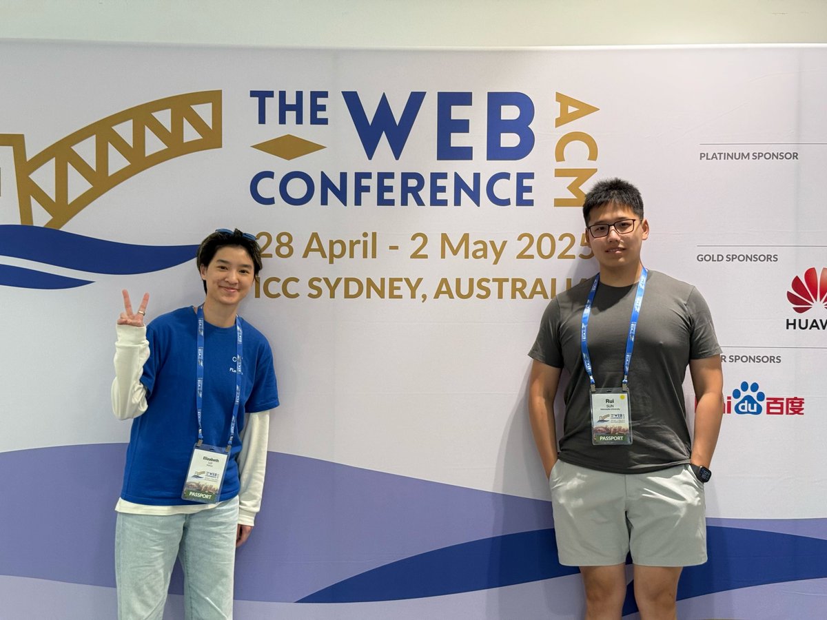 flock_io's tweet image. Today, FLock team presented AI Arena at The Web Conference 2025 (formerly WWW), the same stage where tech giants like Google first introduced their breakthroughs.
Being here is more than an honor. It’s a clear signal: the shift from Web2 AI to decentralized AI is real, and it’s…