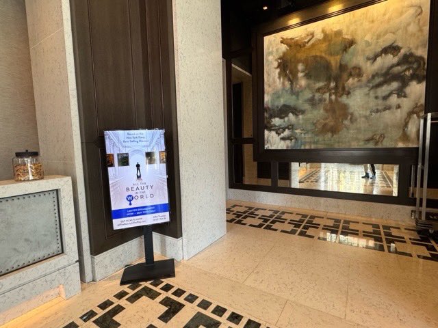 We arranged “a beauty full” campaign for the Limited Engagement of All the Beauty in the World at the DR2 Theatre!