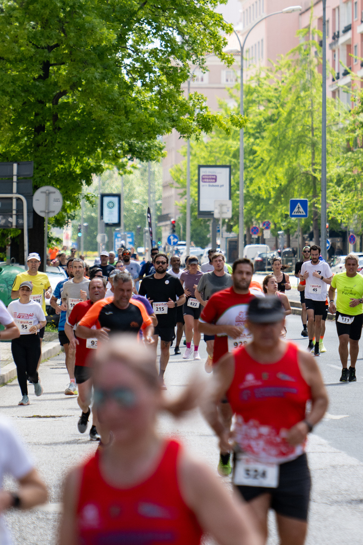CamaraLisboa's tweet image. O 1.º de Maio voltou a ser celebrado com mais de 1500 atletas e entusiastas do desporto a correrem nas ruas de #Lisboa, naquela que é a prova mais emblemática da cidade: a Corrida (42.ª) Internacional do 1.º de Maio.
Feliz Dia do Trabalhador.
#lisboa #1demaio #desporto