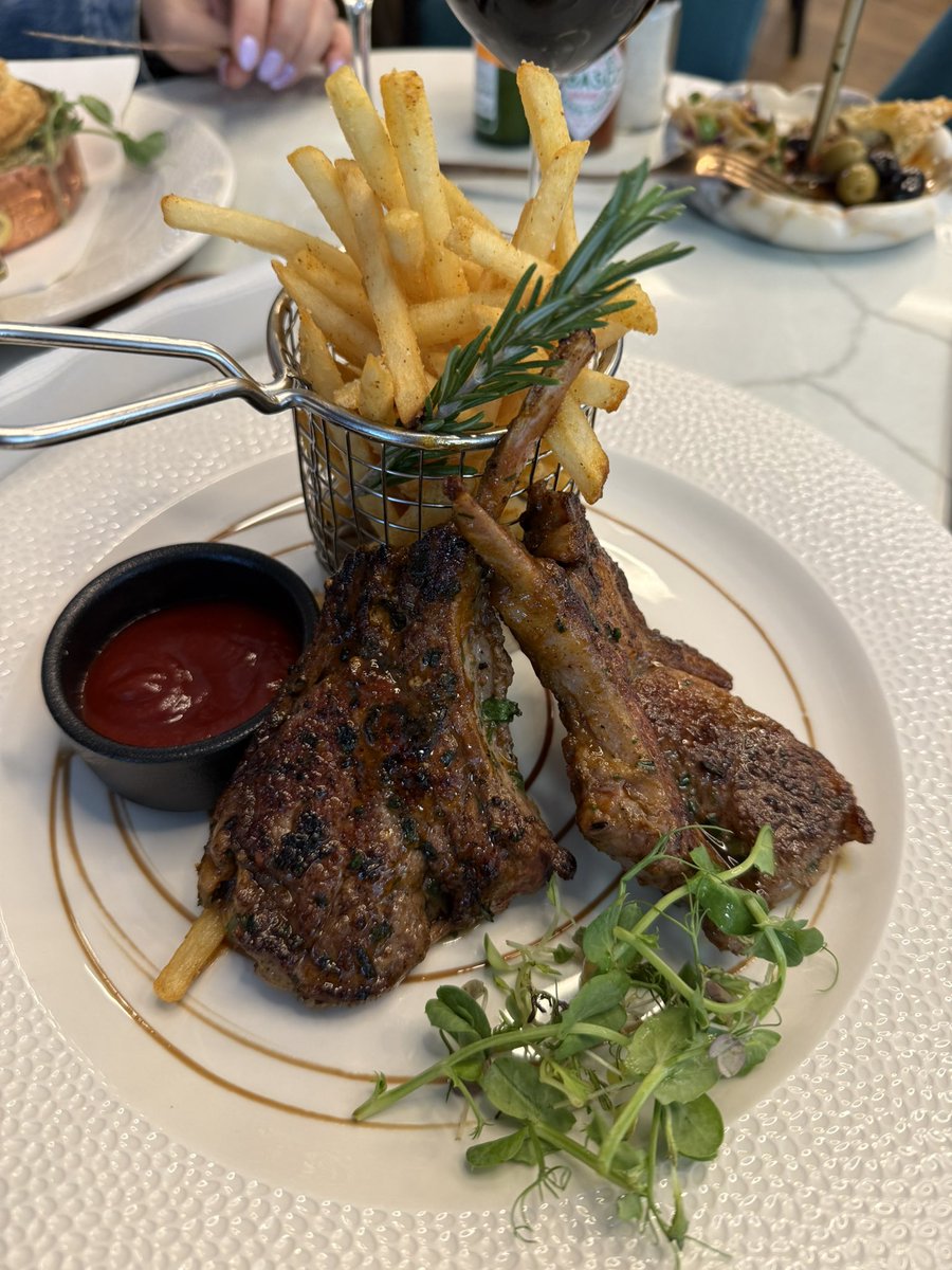 Warren ๐ค๐ผ (@warrendt) on Twitter photo Still the best food you can get at a domestic lounge at OR Thambo. Yes I swapped the mash for chips.
Thanks <a href="/StandardBankZA/">Standard Bank ZA</a> ;) Still the best food you can get at a domestic lounge at OR Thambo. Yes I swapped the mash for chips.
Thanks <a href="/StandardBankZA/">Standard Bank ZA</a> ;)