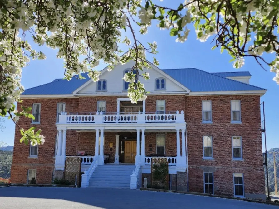 Virginia City, NV (@virginiacity) on Twitter photo Celebrate the season with creativity, culture, and Comstock history at the Spring Art Reception in the stunning, historic halls of <a href="/stmarysartcentr/">ST MARYS ART CENTER</a>.
Friday, May 10
1-4 p.m.
Free Admission + On-Site Parking
visitvirginiacitynv.com/events/st-mary… Celebrate the season with creativity, culture, and Comstock history at the Spring Art Reception in the stunning, historic halls of <a href="/stmarysartcentr/">ST MARYS ART CENTER</a>.
Friday, May 10
1-4 p.m.
Free Admission + On-Site Parking
visitvirginiacitynv.com/events/st-mary…