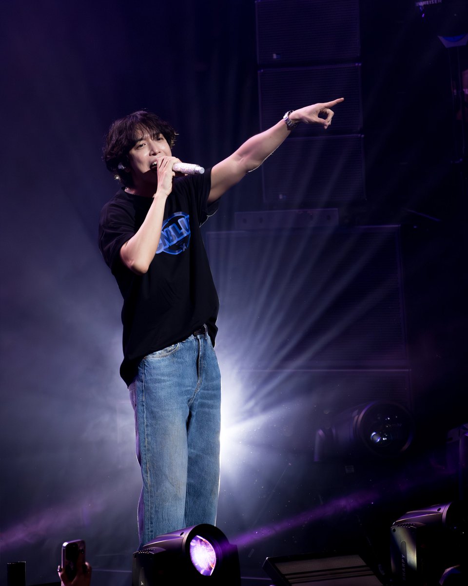 [📸 2025 CNBLUE LIVE – VOYAGE into X IN NORTH AMERICA]

Stage Special — Jung Yong-Hwa

#CNBLUE #씨엔블루 #VOYAGE_into_X
#VOYAGE_into_X_North_America