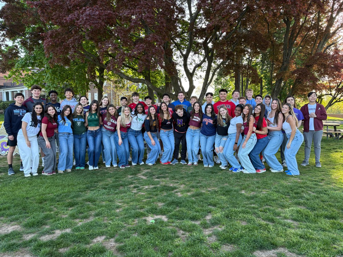 Wow, look at all the #Woodglen seniors at North for decision day!  <a href="/ccsdschools/">Clarkstown Schools</a>