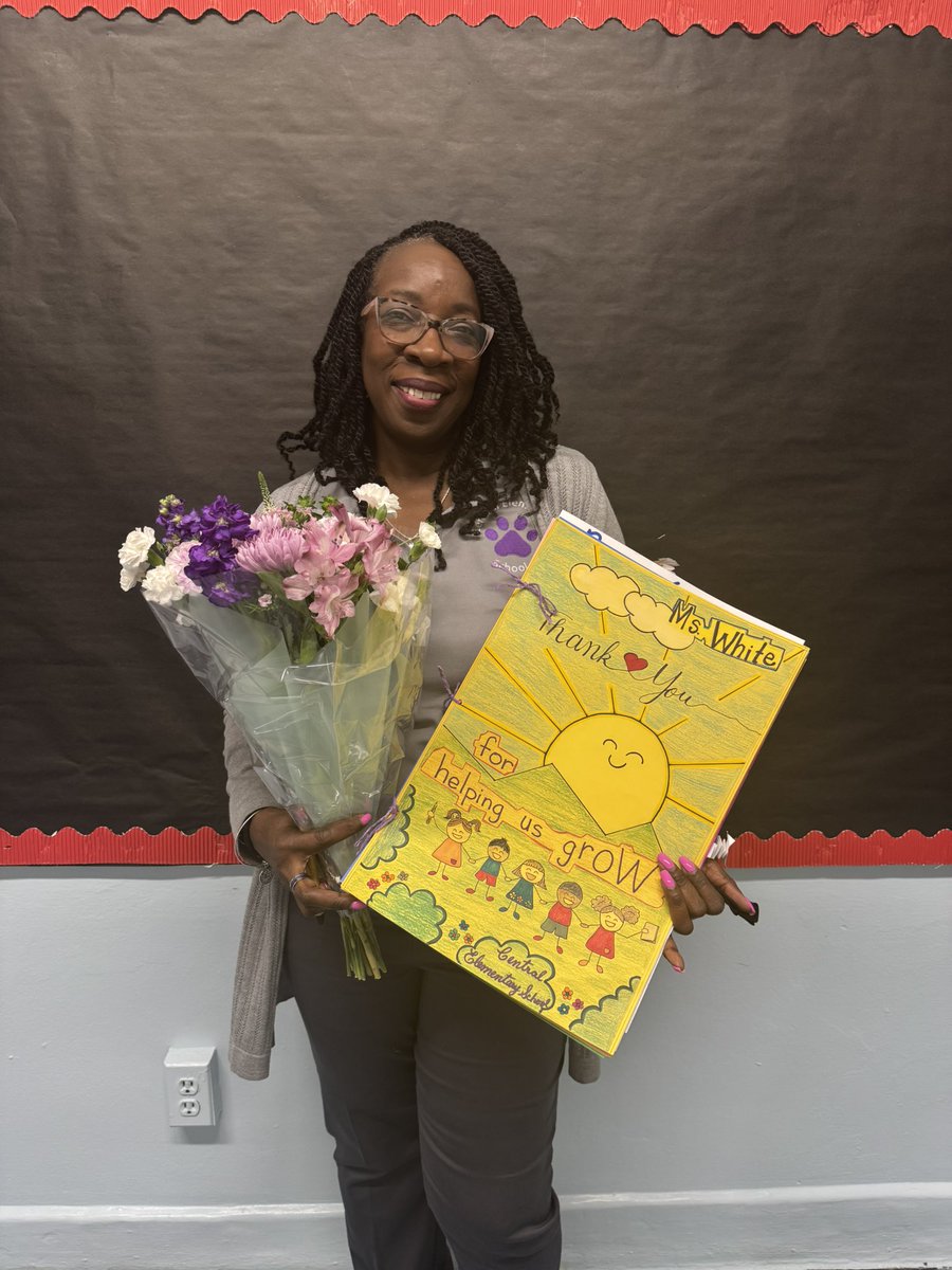 To our favorite Principal, 
Ms. White. Thanks for all that you do all day, every day!
Happy Principal’s Day! <a href="/Gerald_Fitzhugh/">Gerald Fitzhugh II, Ed.D. 👌🏾♦️👌🏾♦️KAY</a> <a href="/ops_district/">Orange Public Schools</a>