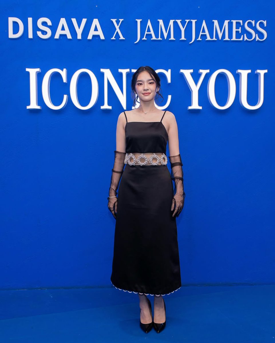 A constellation of celebrities and
esteemed guests gathered on the Blue Carpet for "ICONIOLOGY"-the iconic fashion presentation by DISAYA x JAMYJAMESS, powered by Mercedes-Benz.

#DISAYACulture
#IconicYouxDisayaxJamyJamess
#IconicYou
#DISAYA
#CherprangAreekul