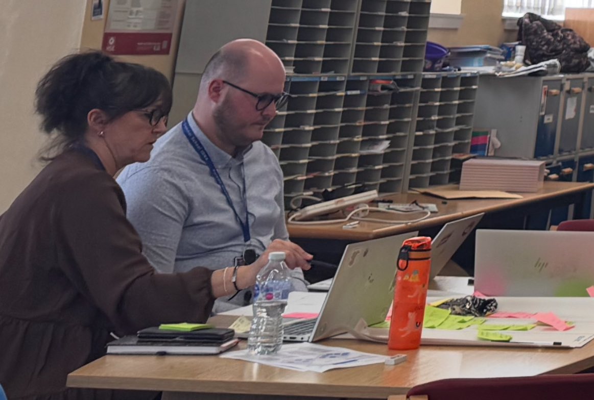Leigh Watson (@leighwatson01) on Twitter photo Great day <a href="/Paisley_Grammar/">Paisley Grammar School</a> facilitating some professional learning around interdisciplinary approaches to project learning. Lots of exciting ideas and great to be able to learn alongside you. Thanks for having me…looking forward to keeping in touch with your progress 👏🏻👏🏻👏🏻 Great day <a href="/Paisley_Grammar/">Paisley Grammar School</a> facilitating some professional learning around interdisciplinary approaches to project learning. Lots of exciting ideas and great to be able to learn alongside you. Thanks for having me…looking forward to keeping in touch with your progress 👏🏻👏🏻👏🏻