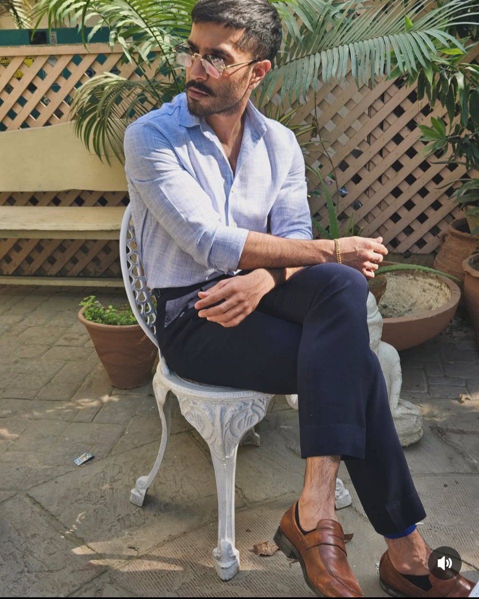 Him as saim will be a treat to watch😭😭🫶🏼 my hero's comeback on screen after ages>>>gwaddd I'm so happy💌🥹 

#FerozeKhan #AyezaKhan #Humraaz