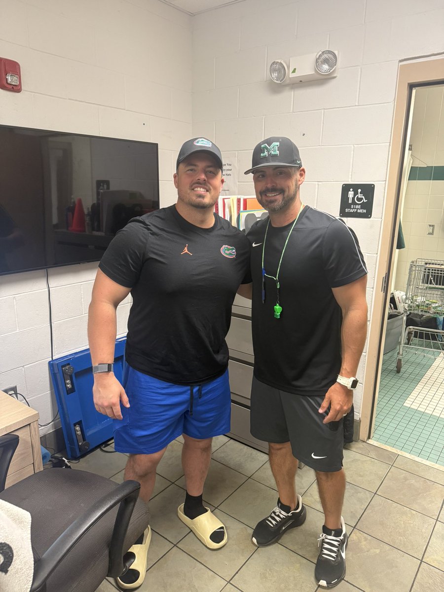 Melbourne High School Football (@mhsdogsfootball) on Twitter photo The Bulldogs got a visit from former Bulldog great and Florida Gator <a href="/JasonTTraylor/">Jason Traylor</a> Stopped by to check out the Bulldogs this morning and catch up with his old teammates <a href="/coachpannucci/">Coach Pannucci</a>, <a href="/coachbpalmer5/">Coach Palmer</a> and <a href="/GoHard_6/">ECJready</a>
#BulldogPride The Bulldogs got a visit from former Bulldog great and Florida Gator <a href="/JasonTTraylor/">Jason Traylor</a> Stopped by to check out the Bulldogs this morning and catch up with his old teammates <a href="/coachpannucci/">Coach Pannucci</a>, <a href="/coachbpalmer5/">Coach Palmer</a> and <a href="/GoHard_6/">ECJready</a>
#BulldogPride