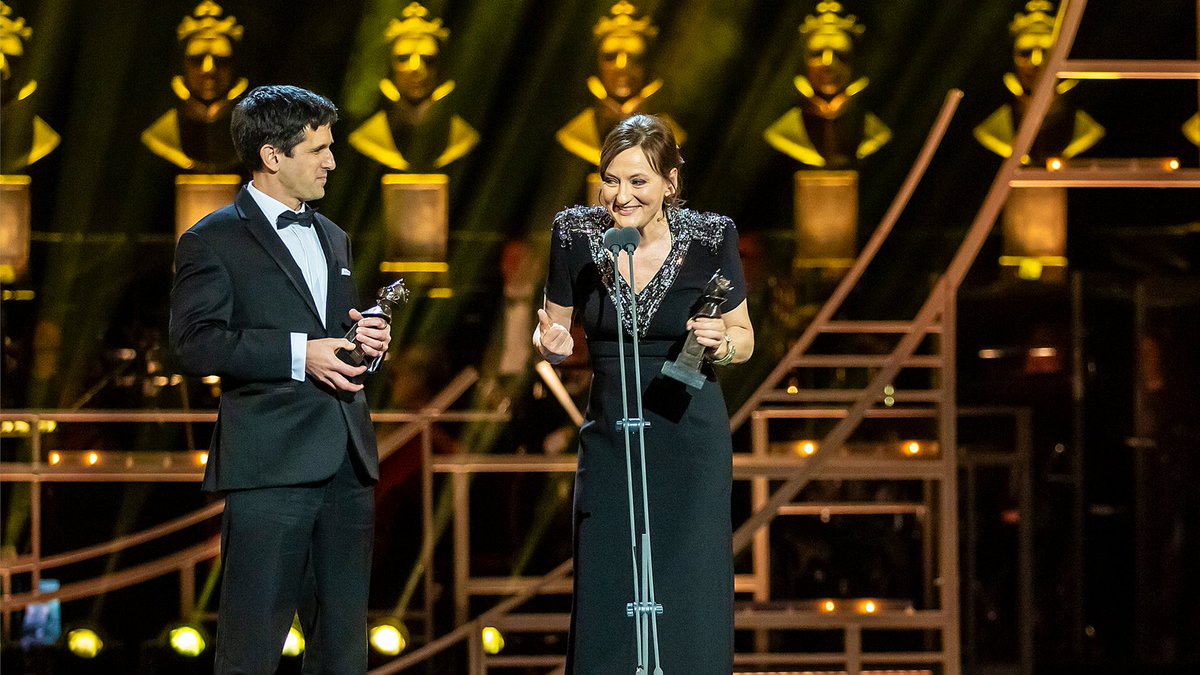 Olivier Awards (@olivierawards) on Twitter photo π©ΈJack Knowles for <a href="/sunsetblvd/">Sunset Blvd.</a>
π«‘ <a href="/spitlip/">SpitLip</a> & <a href="/jakmalone_/">Jak Maloneπ
π»π</a> for <a href="/mincemeatlive/">Operation Mincemeat</a> <a href="/mincemeatbway/">Operation Mincemeat on Broadway</a>
π·οΈ Miriam Buether & <a href="/59dotstudio/">59 Studio</a> for <a href="/STOnStage/">Stranger Things On Stage</a> π©ΈJack Knowles for <a href="/sunsetblvd/">Sunset Blvd.</a>
π«‘ <a href="/spitlip/">SpitLip</a> & <a href="/jakmalone_/">Jak Maloneπ
π»π</a> for <a href="/mincemeatlive/">Operation Mincemeat</a> <a href="/mincemeatbway/">Operation Mincemeat on Broadway</a>
π·οΈ Miriam Buether & <a href="/59dotstudio/">59 Studio</a> for <a href="/STOnStage/">Stranger Things On Stage</a>