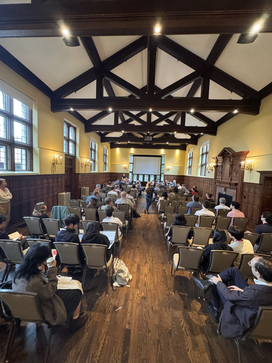 <a href="/blamlab/">John W. Krakauer</a> killing off Simulation Ideology for the 1st annual meeting of <a href="/Socforphilneuro/">Society for Phil and Neuro</a>!
<a href="/PessoaBrain/">Luiz Pessoa</a> seems to be a fan? 

Looking forward to the #DSPNW session later today. 

Stoked to share my epistemic take on hyperscanning and some of the empiric work it stems from ;-)