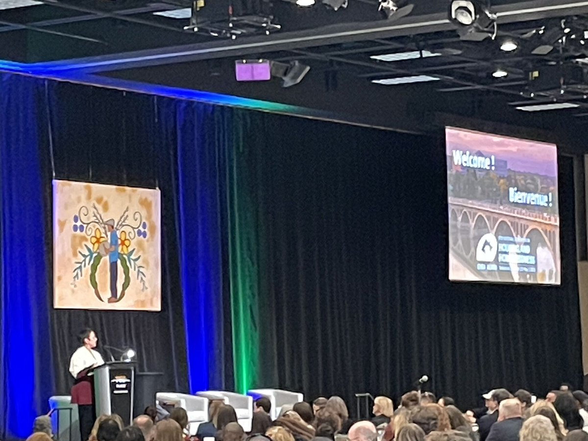 Notre DG <a href="/BCeccarelliCAH/">Barbara Ceccarelli</a> parle du modèle #CAH à Saskatoon, à la conférence de <a href="/CHRA_ACHRU/">CHRA-ACHRU</a> sur le thème du logement et des sans-abris. Belle opportunité de parler de l’impact de notre modèle de logement abordable avec services en francais!
#aînés #logementabordable #enfrançais