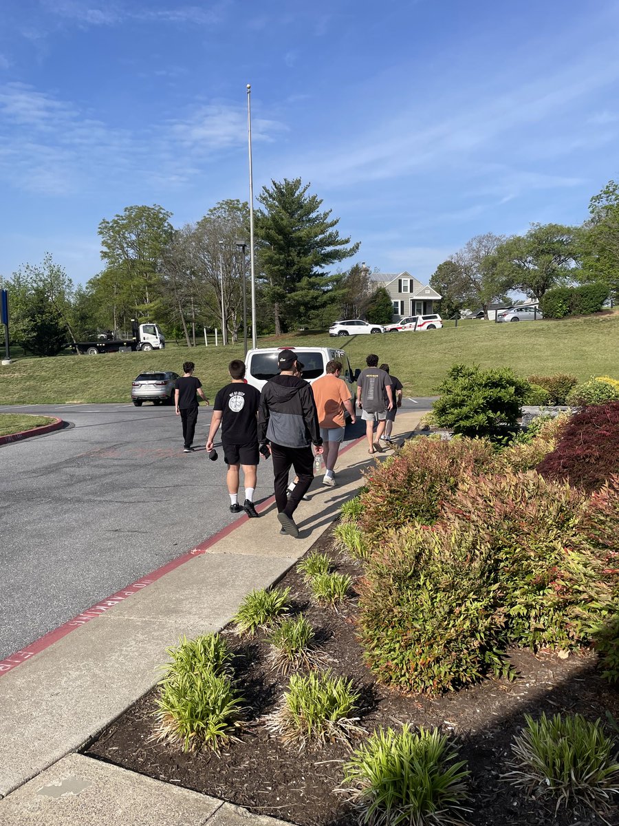 Check out these guys as our Varsity Rainbow Six team heads to the Playfly Tournament of Champions in Arlington, Texas! Wish our team the best of luck as they compete against the best of the best, and catch the action tomorrow and Saturday on twitch.tv/playflygg!