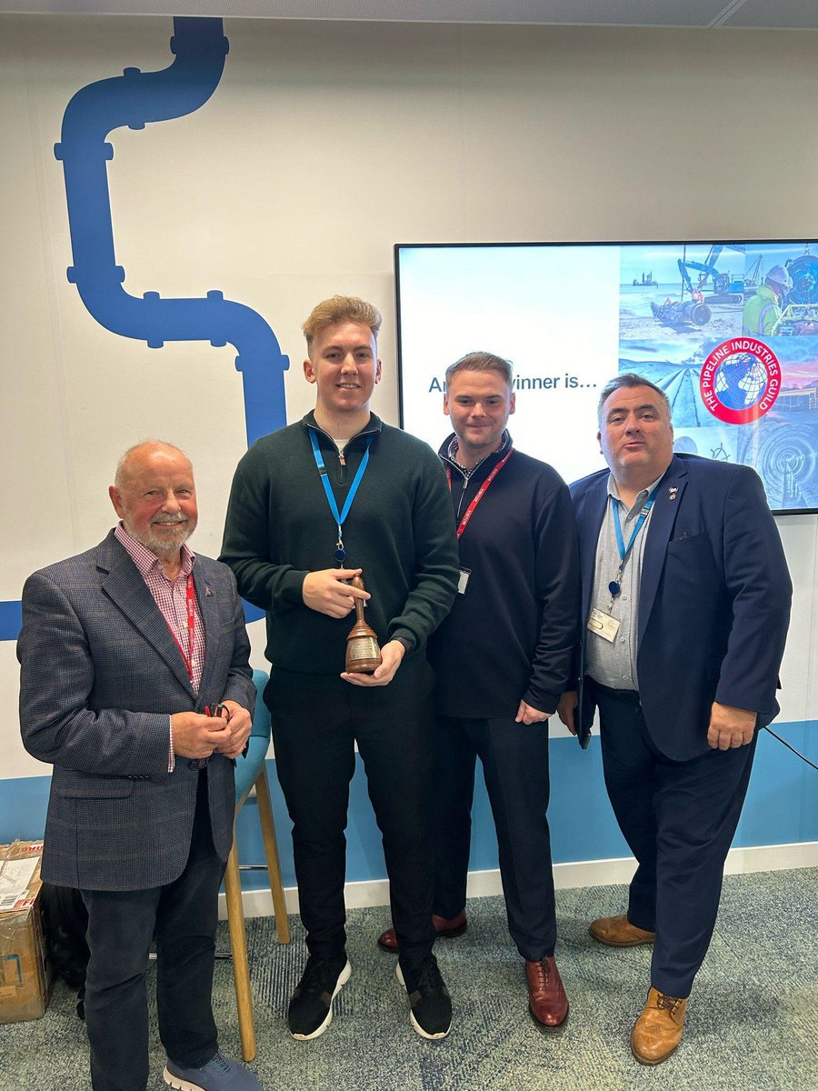Big win for Modern Apprentice Cameron Clark! 🏆

Fresh off his #NetZero Scottish Apprentice of the Year award, he's won the Scottish #PipelineIndustriesGuild Presentation Comp.

Huge congrats to the finalists. Good luck at the nationals Cameron!👏

👉 j1l.in/MWHLCM