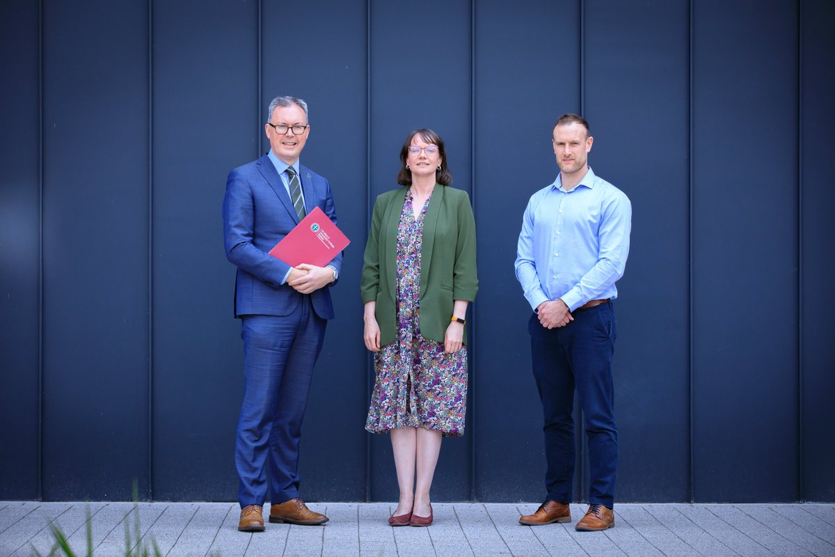 Teaching Council (@teachingcouncil) on Twitter photo Thug Aisling agus Brian Ăł RannĂłg PholasaĂ agus ChumarsĂĄide na Comhairle MĂșinteoireachta cuairt ar <a href="/StMarys_Belfast/">St Maryâs University College Belfast</a> innĂ©. Bhuail siad le mic lĂ©inn chun mĂșinteoireacht mar ghairm i bPoblacht na hĂireann a phlĂ©. MĂle buĂochas le John Brolly, Bainisteoir MargaĂochta & CumarsĂĄide i Thug Aisling agus Brian Ăł RannĂłg PholasaĂ agus ChumarsĂĄide na Comhairle MĂșinteoireachta cuairt ar <a href="/StMarys_Belfast/">St Maryâs University College Belfast</a> innĂ©. Bhuail siad le mic lĂ©inn chun mĂșinteoireacht mar ghairm i bPoblacht na hĂireann a phlĂ©. MĂle buĂochas le John Brolly, Bainisteoir MargaĂochta & CumarsĂĄide i