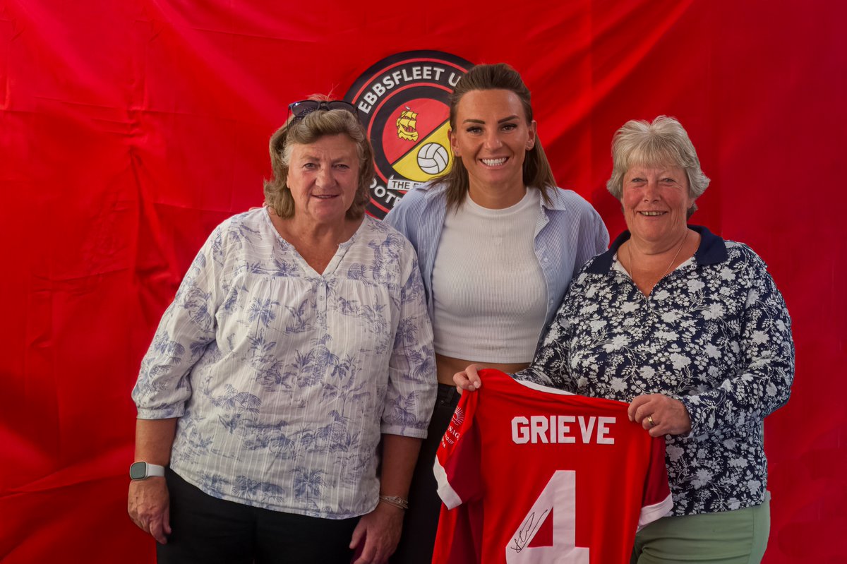 EUFCofficial's tweet image. Last night was our annual player sponsors' presentation at the Kuflink Stadium where our Fleet men and women’s squads handed over their signed shirts to the companies and individuals who have backed them through the campaign. 

Also during the evening, the annual awards were made…