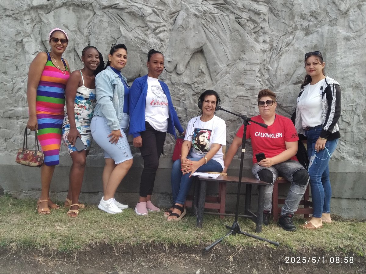 La Voz del Bayatabo 📻 en transmisión directa y en vivo desde la plaza "26 de  Noviembre” en #Minas #VivaElPrimeroDeMayo #1Mayo