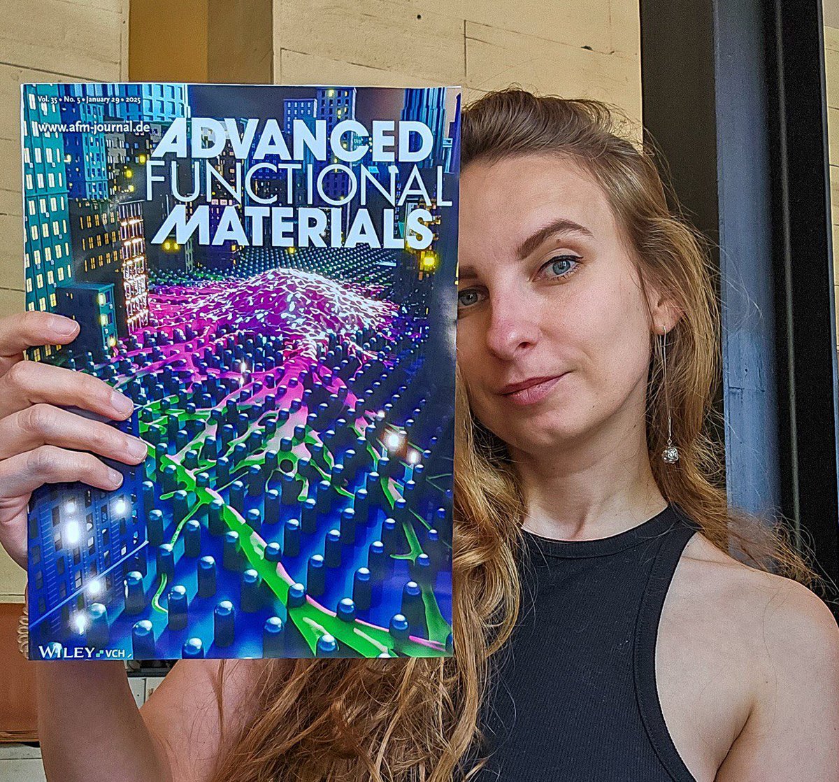 Today some people celebrate #LaborDay, a day to honor work and the people behind it, I’m especially proud to share something made with my own creativity and my own hands! ✍️
AI-generated images are everywhere, and I believe it’s important to highlight the real labor, thought, and