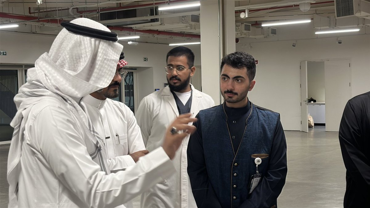 Amnonix's tweet photo. الحمدلله دائمًا وأبدًا
سعيد بإنجاز مشروع "مزاجك دواء" وكان مقسم على برنامجين: جلسة حوارية وخدمة مجتمعية تحت مسمى #وهم 🧠 

أشكر كل طالب وطالبة ساعدوني في هذا الإنجاز وأشكر ليدرز الحملة على صبرهم معايا 😂

 مبسوط إني كونت ذكريات حلوة وممتن للدعم اللي جاني من القريب والبعيد 🤍🙏🏻 https://t.co/9gsL7XDCnv
