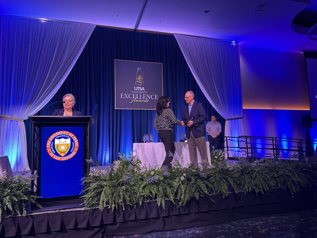 So proud of our very own Siobhán Fleming, Senior Director of Faculty Research Development, for receiving the Collaboration Champion Award at today’s UTSA Excellence Awards Ceremony! Congratulations on this well-earned recognition! #UTSA #UTSAResearch