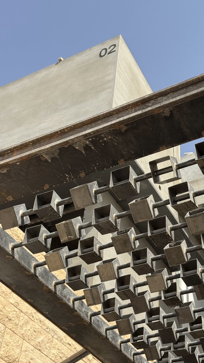 DEPTH OF FIELD tweet media