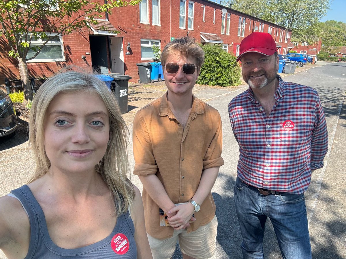 TraffordYL's tweet image. We have been campaigning in Runcorn recently and on election day to help keep the dangerous Reform out. There is still time to get out there and vote for change today! 🌹 #labourdoorstep #labour #Labourpartyuk #Younglabour