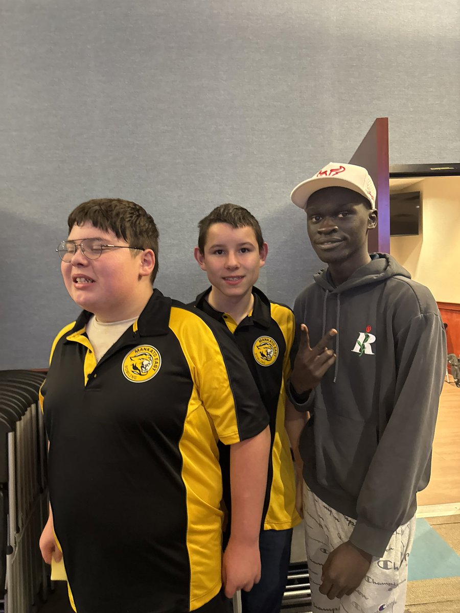 KatoAdaptedPuck's tweet photo. Here we go Scarlets and Cougars! 

State Qualifiers all day at Wow Zone, come cheer on the kids🎳🎳🎳

#MultiSportStudentAthletes https://t.co/cphGPDk4HD