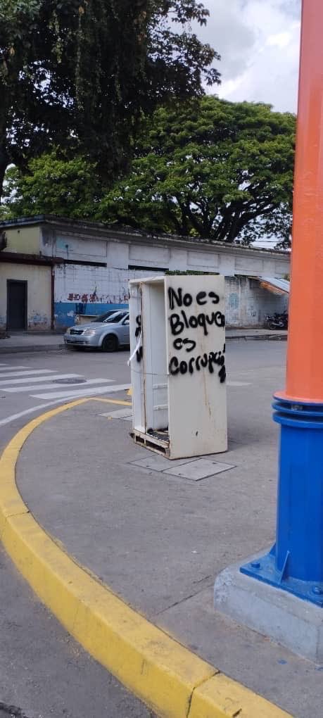 📍 #Carabobo también sacó a la calle sus #NeverasDeHambre. 

Todo el mundo sabe que no son las sanciones, sino la corrupción. ¡Maduro es hambre! 

Si también estás cansado de esta situación, ¡VEN!