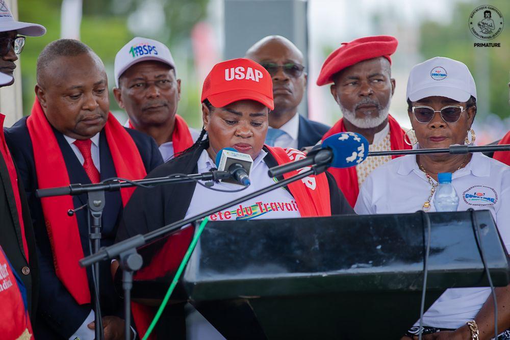 🇬🇦 #1erMai | Le PM Raymond Ndong Sima rend hommage aux travailleurs et réaffirme l’engagement du Gouvernement pour un Gabon plus juste et prospère. 38 900 emplois créés pendant la transition. #Gabon2025. #FêteDuTravail #TravailleursGabonai