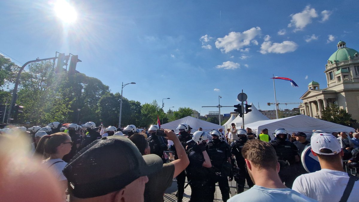 Maša (@operativalasta) on Twitter photo Usrale se pičke izdajničke i kurve ovog naroda, izveli żandarmeriju Usrale se pičke izdajničke i kurve ovog naroda, izveli żandarmeriju
