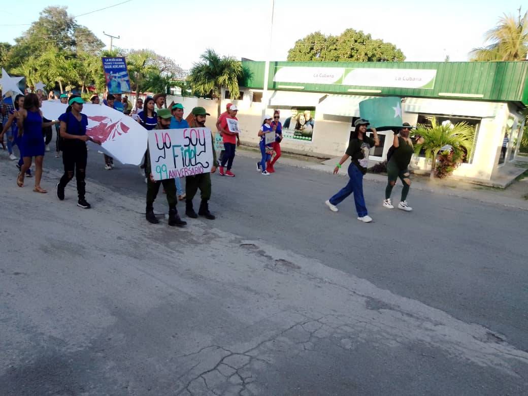 CMKXDigital's tweet image. Este #1DeMayo trabajadores junto a sus familiares del costero municipio de #Pilón ratificaron su apoyo a la #RevoluciónCubana en un colorido desfile. 
#ProvinciaGranma 
#PorCubaJuntosCreamos 
#Cuba 
📸Annerys Fonseca  Periodistas de CMKX Radio Bayamo