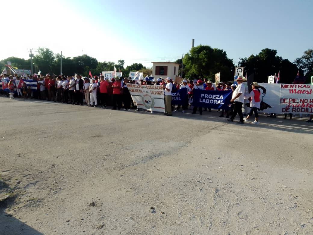 CMKXDigital's tweet image. Este #1DeMayo trabajadores junto a sus familiares del costero municipio de #Pilón ratificaron su apoyo a la #RevoluciónCubana en un colorido desfile. 
#ProvinciaGranma 
#PorCubaJuntosCreamos 
#Cuba 
📸Annerys Fonseca  Periodistas de CMKX Radio Bayamo
