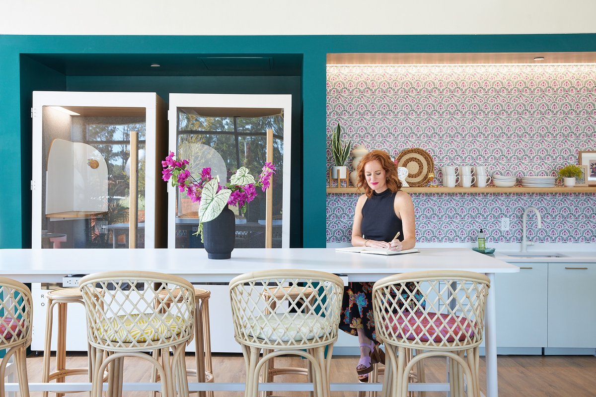 Flourish Market is a dynamic blend of retail and community. The design aimed to create a vibrant and colorful space that conveys a feeling of comfort and community that helps women see the best in themselves. 

📸Brad Bunyea