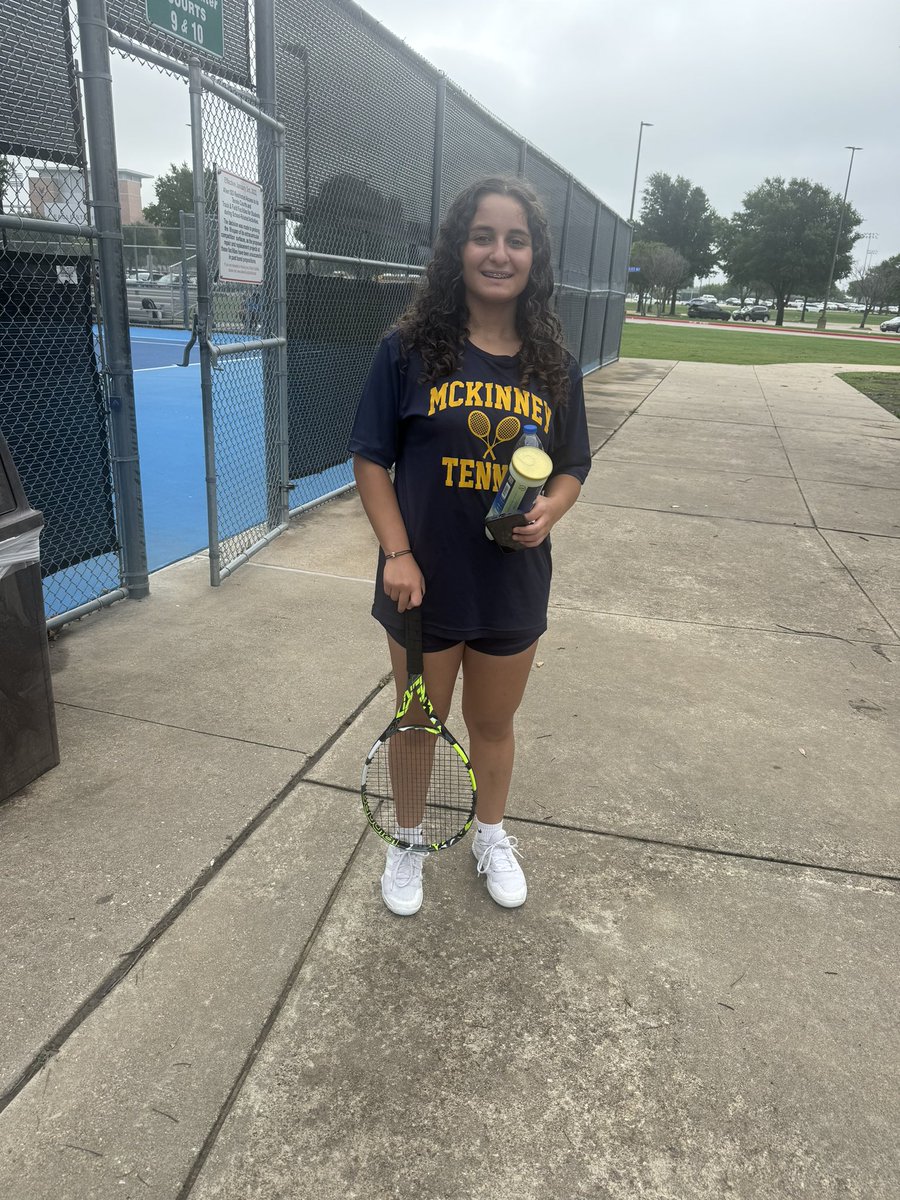 Starting the day strong! Big congrats to Liane for securing her first win of the day — calm, confident, and crushing it on the court. Let’s go! #GoldStandard