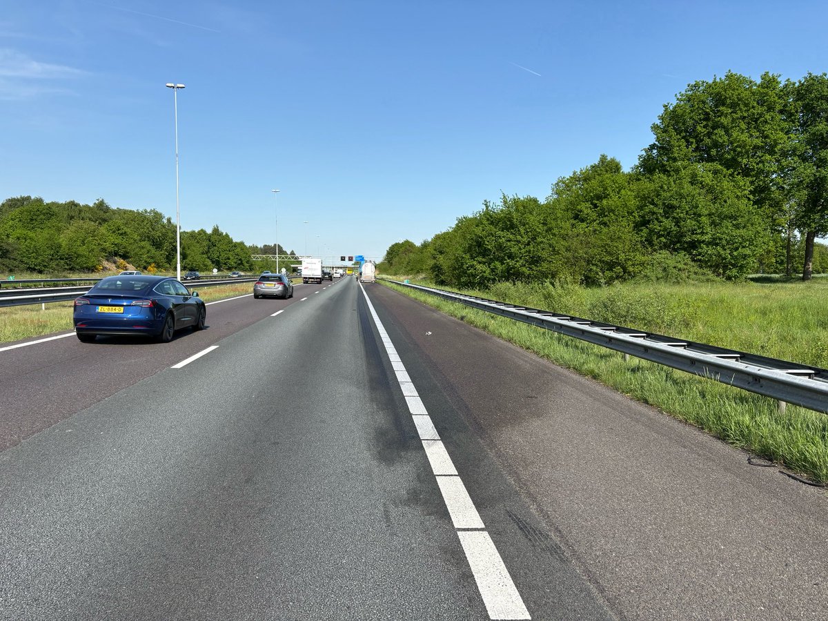 Vrachtwagen met diesel lekkage op A58 bij Ulvenhout
