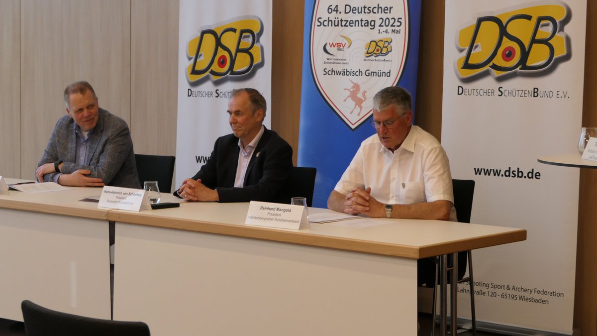 Der  Auftakt zum 64. Deutschen Schützentag in Schwäbisch Gmünd erfolgte mit einer Pressekonferenz. Was gesagt wurde? 👉 tinyurl.com/5n7xxjs2