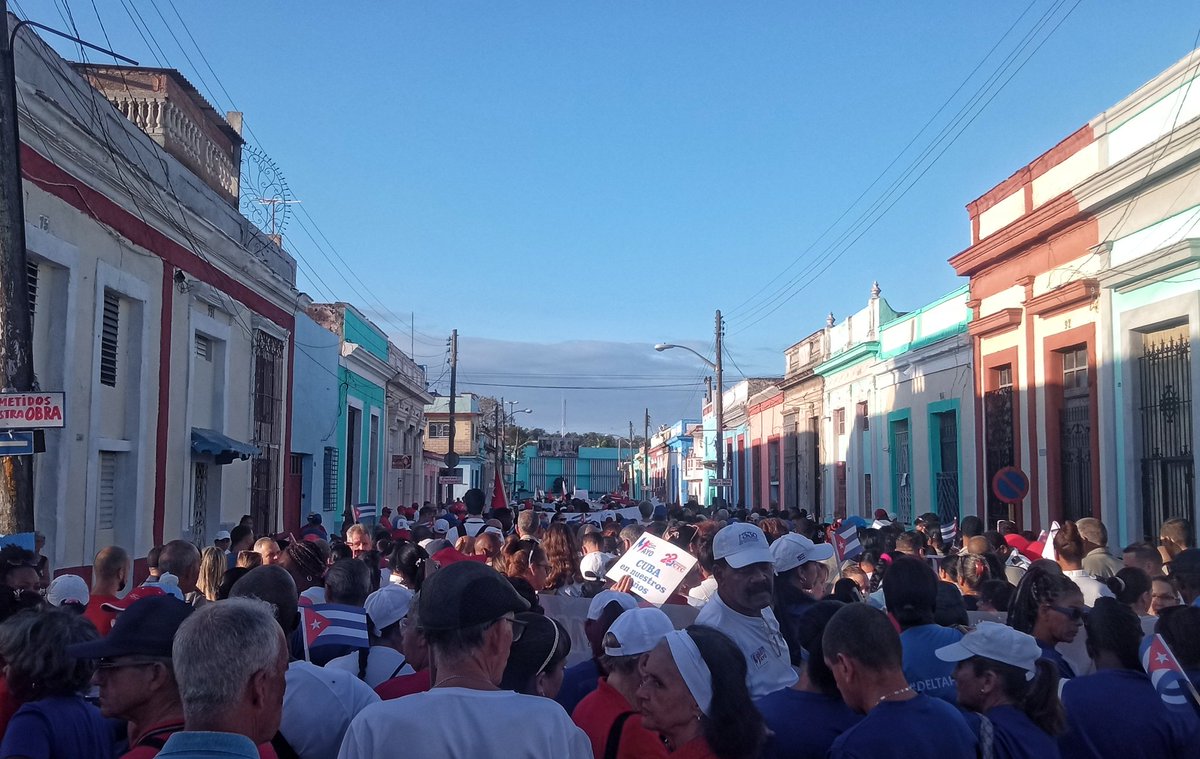 ¡En este país solo cabe la victoria! ✊🏻
¡Viva #Cuba! 🇨🇺
¡Viva Fidel! ❤️