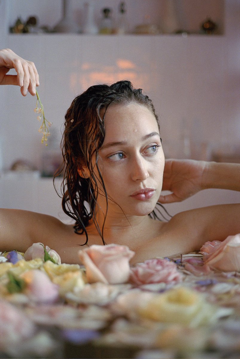 Debnam-Carey Files (@alyciafiles) on Twitter photo 