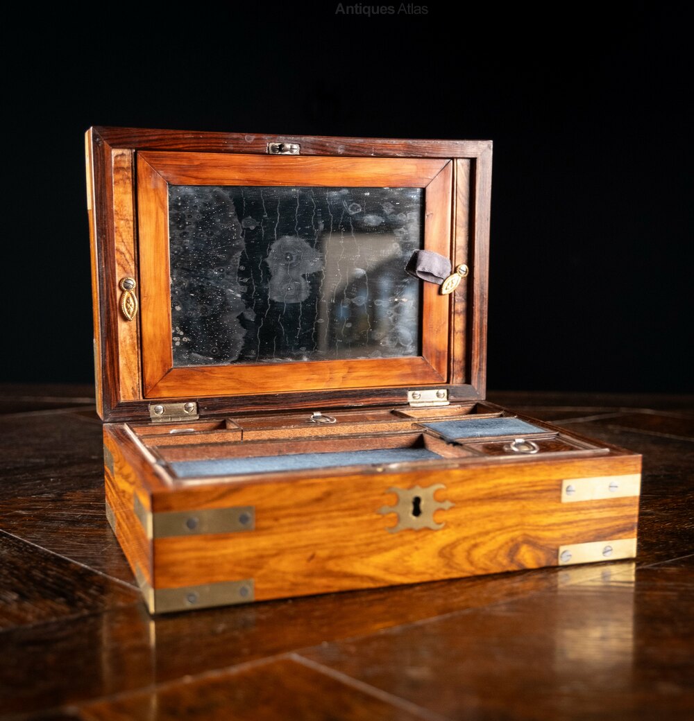 antiques_atlas's tweet photo. For sale on Antiques Atlas we have this 19thc Brass Mounted Rosewood Campaign Dressing box https://t.co/HUXQwQYiin
Listed by Harrington Antiques
#Antiques @harantiques #campaignbox #gentlemansbox #giftsforhim https://t.co/RMZde7GvUI