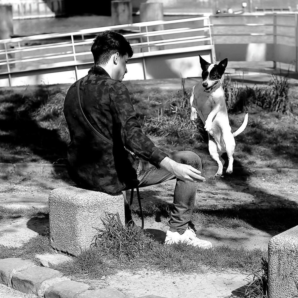 Jumping
#streetphotography #street #blackandwhite #Paris #pascalcolin #canon #50mm