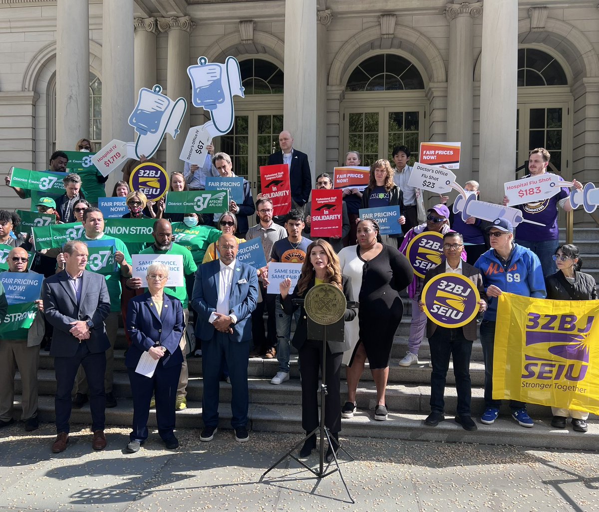 Julie Menin (@juliemenin) on Twitter photo NY State should pass the Fair Pricing Act to cap excessive costs for routine medical procedures which are over 150% of the Medicare rate. Today we rally with <a href="/32BJSEIU/">32BJ SEIU /// #BuildingJustice 🧹✊🏽</a> + <a href="/DC37nyc/">District Council 37 #UnionStrong</a> as <a href="/NYCCouncil/">New York City Council</a> votes on <a href="/Lynn4NYC/">Lynn Schulman 舒曼琳</a> resolution calling on Albany to pass this bill. Medical debt is one NY State should pass the Fair Pricing Act to cap excessive costs for routine medical procedures which are over 150% of the Medicare rate. Today we rally with <a href="/32BJSEIU/">32BJ SEIU /// #BuildingJustice 🧹✊🏽</a> + <a href="/DC37nyc/">District Council 37 #UnionStrong</a> as <a href="/NYCCouncil/">New York City Council</a> votes on <a href="/Lynn4NYC/">Lynn Schulman 舒曼琳</a> resolution calling on Albany to pass this bill. Medical debt is one