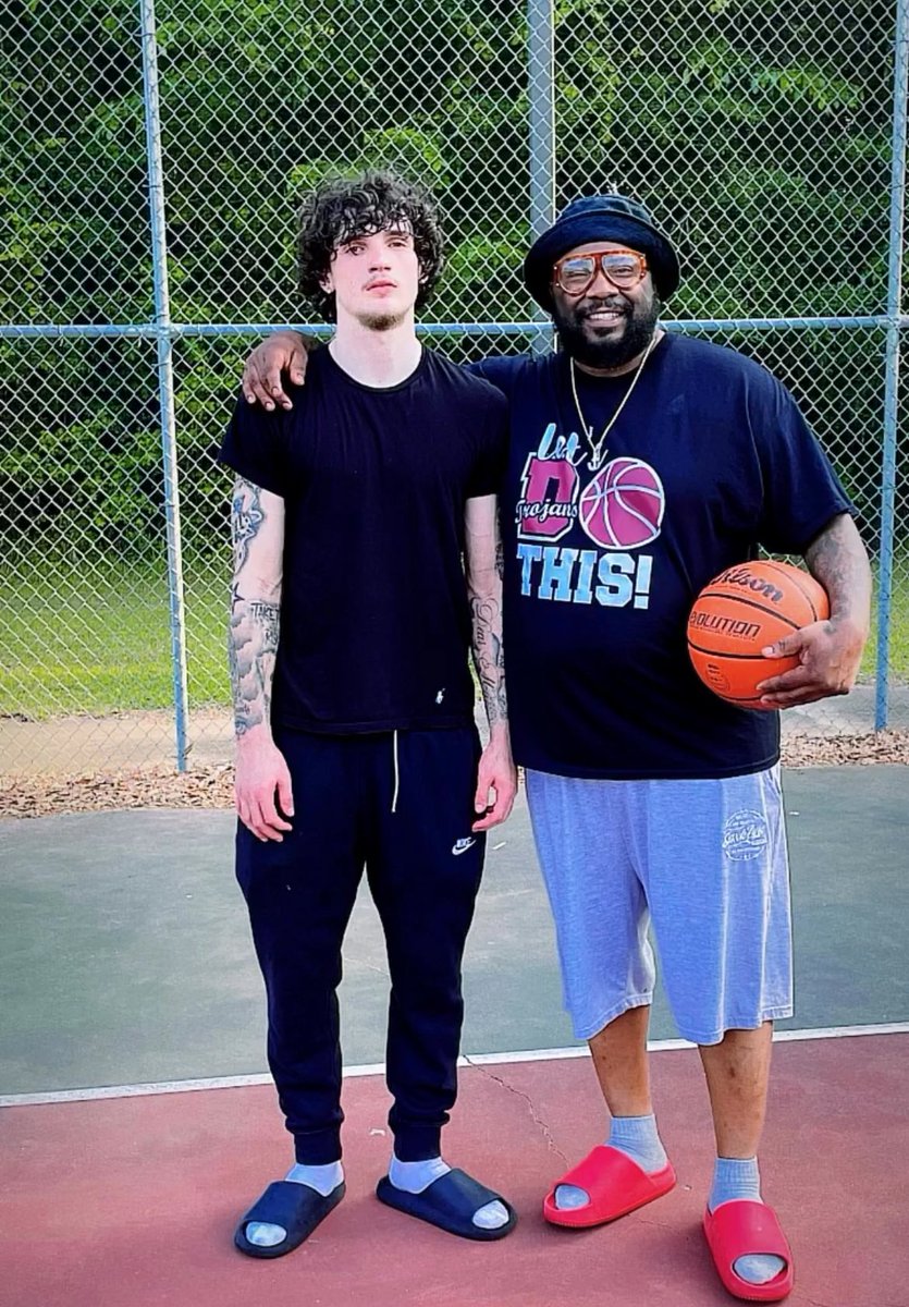 JinksFamilyTV (@jinksgang) on Twitter photo This is a great Soldier right here!! <a href="/SCStateMBB/">SC State Mens Basketball</a> you gotta great leader and he already ready and willing to get better and very coachable great kid!! Get ready world for the show!!! <a href="/BradenMoore2025/">Braden Moore</a> This is a great Soldier right here!! <a href="/SCStateMBB/">SC State Mens Basketball</a> you gotta great leader and he already ready and willing to get better and very coachable great kid!! Get ready world for the show!!! <a href="/BradenMoore2025/">Braden Moore</a>