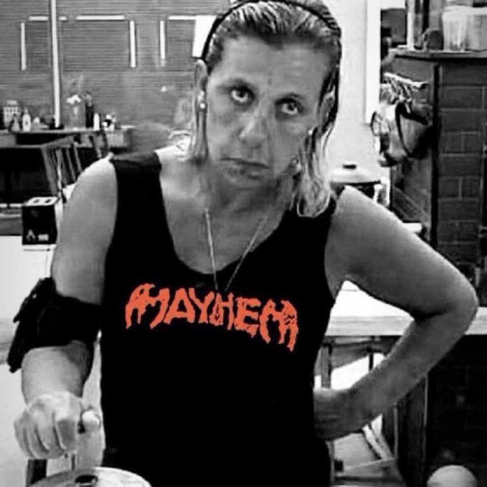 pitoreixco's tweet photo. lady gaga única artista no mundo nesse exato momento https://t.co/66inF7RQqW